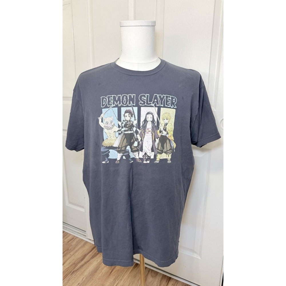 Demon Slayer Graphic Anime T-Shirt XL Gray Tanjiro Nezuko